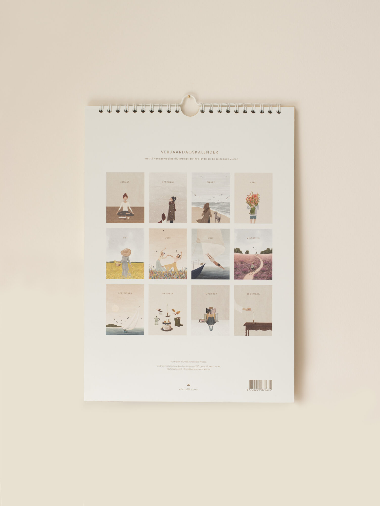 Achterzijde van de Sâlt + Flor verjaardagskalender met overzicht van illustraties en productinformatie