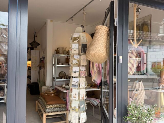 Interieur van BIEK Bussum, officieel verkooppunt van Sâlt & Flor met woonaccessoires en stationery