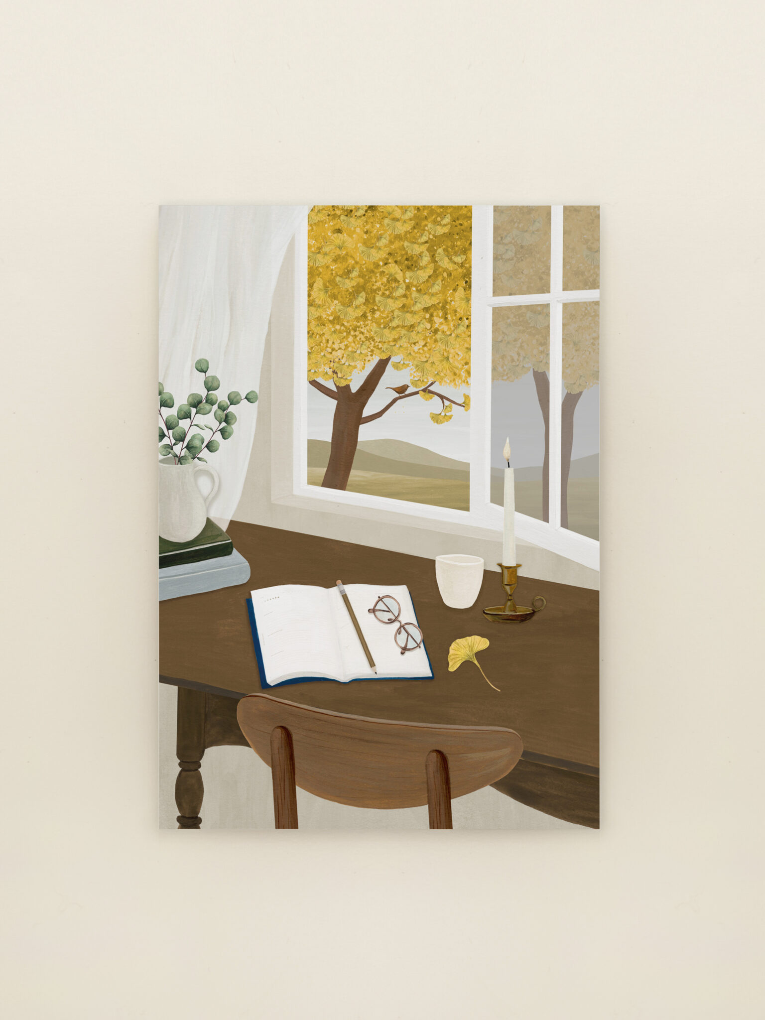Journalen wenskaart van Sâlt + Flor met illustratie van een schrijftafel bij het raam met notebook, kaars, kopje thee en gele ginkgo