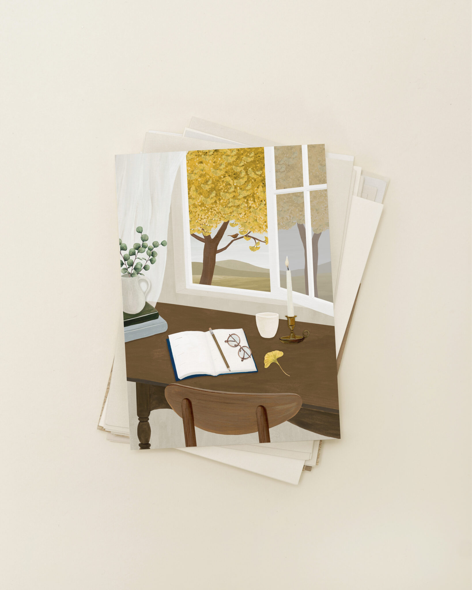 Journalen wenskaart van Sâlt + Flor op een stapel kaarten met illustratie van een rustige schrijfplek bij het raam